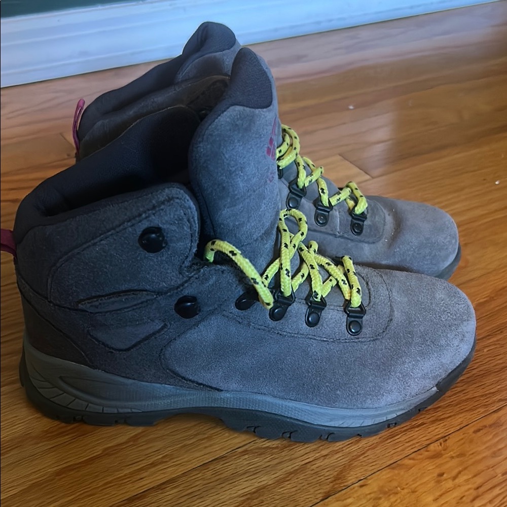 Columbia Gray Hiking Boots with Laces